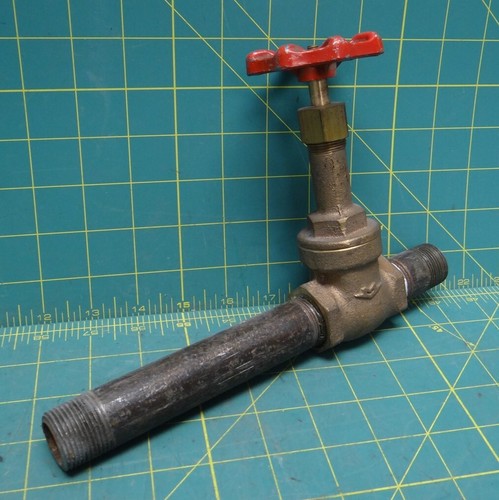 Milwaukee 1150-1160 Gate Valve 3/4" FNPT 150 SWP 300 WOG With Pipe Nipples - Picture 7 of 8