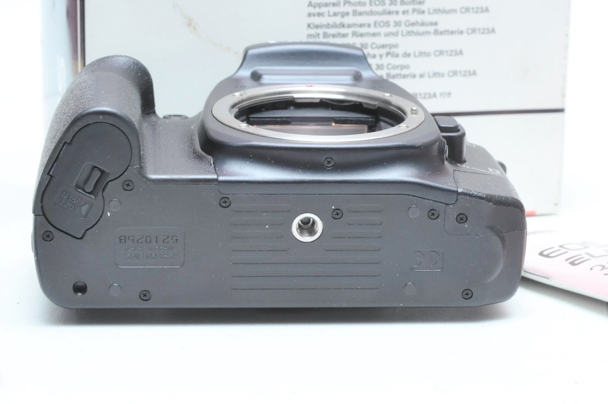 Canon EOS 30 ELAN 7 Eye-controlled 35mm SLR Camera Body Only | 35 mm