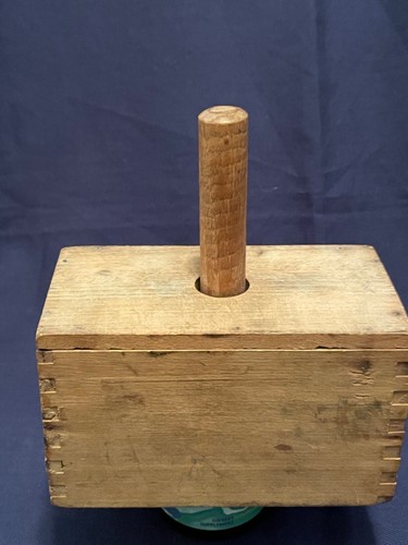 Vintage Primitive Rectangular Wooden Butter Mold with Dovetail Joints - Picture 7 of 8