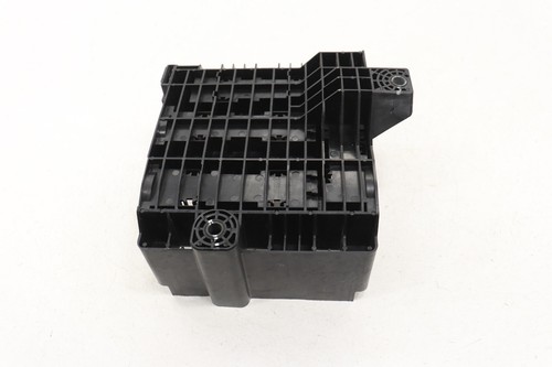 Cadillac XT6 2020-2025 caja de relé de fusibles delanteros soporte OEM 7154785630 - Imagen 10 de 13