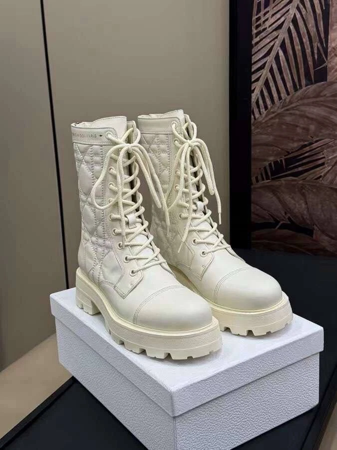 Bottines Dior D Unit en veau matelassé blanc avec motif cannage EU 38