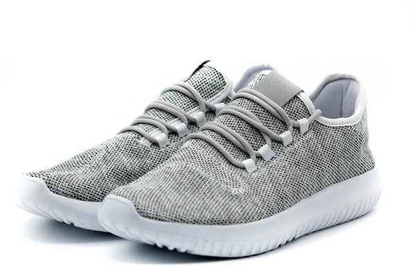 Zapatillas deportivas estilo Yeezy modelo 9197-3 BLANCO Y GRIS