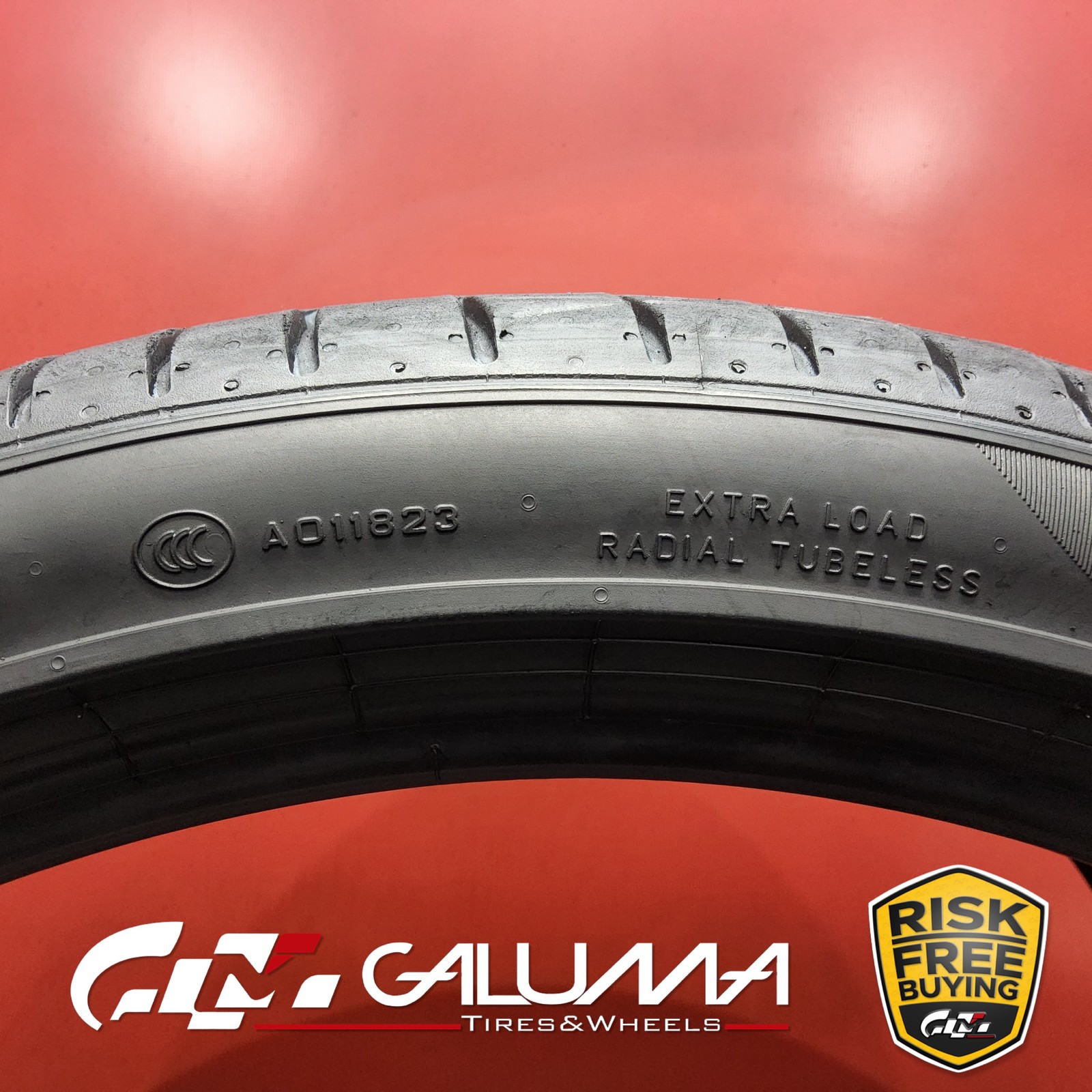 1 (One) Tire Pirelli P Zero PZ4 Bentley 275/35ZR22 275/35/22 2753522 104Y #90638