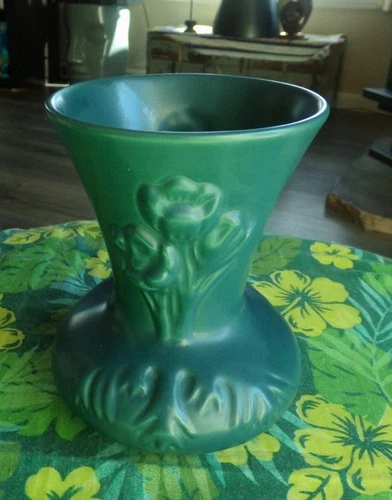 VAN BRIGGLE Colo Spgs Co. CROCUS ANEMONE 5 1/2" X 4" POTTERY VASE BLUE EX.