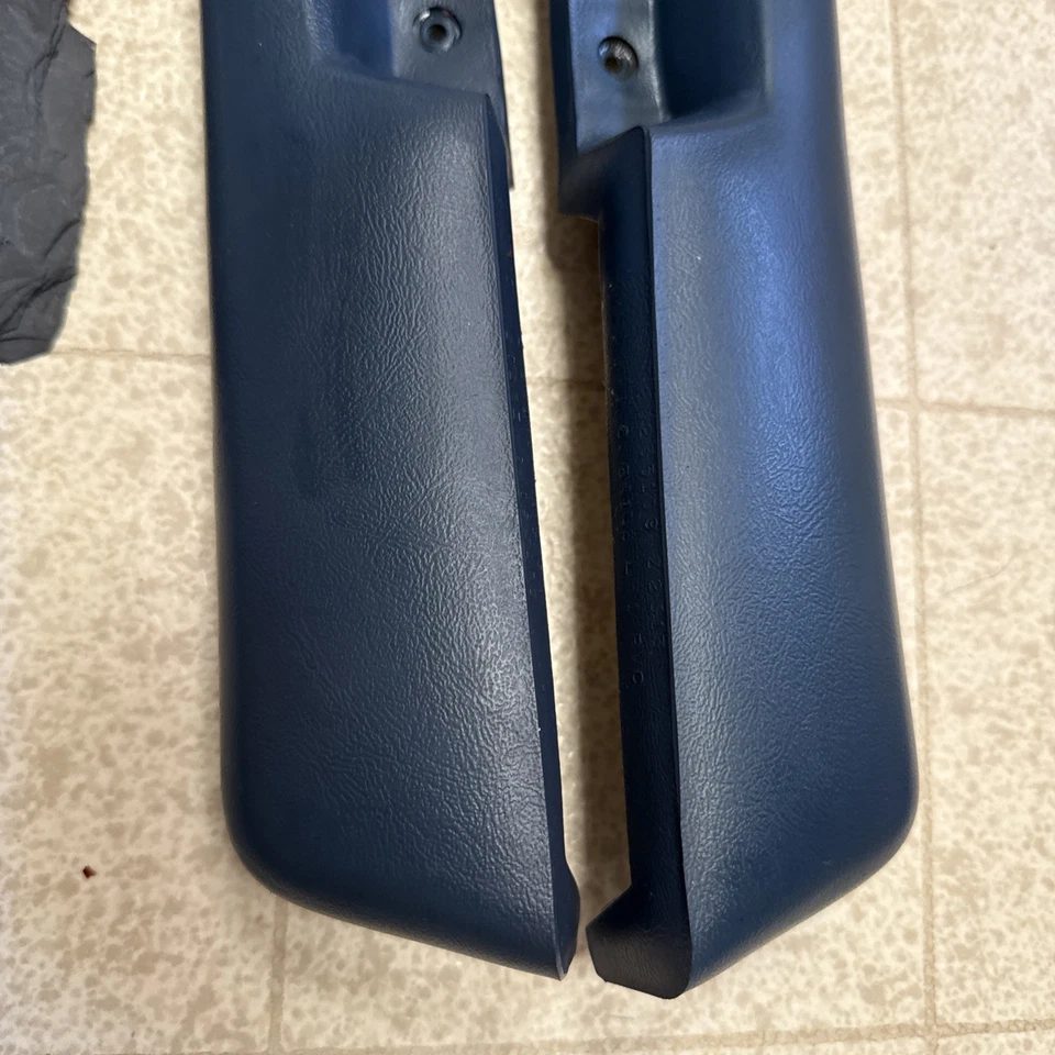 1982 - 1985 雪佛兰 S10 门板前臂臂架蓝色对正品 — 第 4/4 张图片