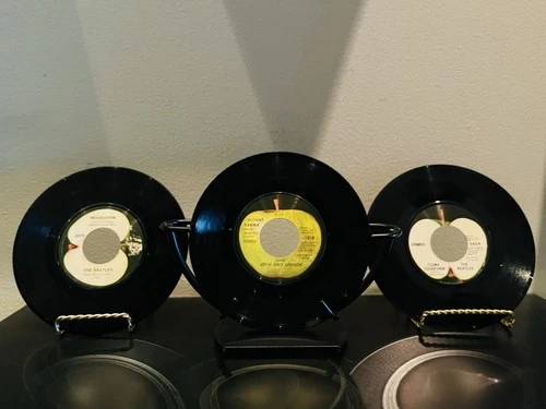 Collection Of 7-inch 45 RPM vinyl records by The Beatles and John Lennon (3)