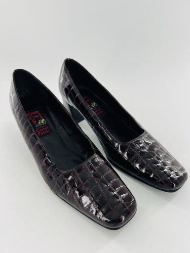 Carlos Falchi Women Brown Leather Crocodile Pattern 2 1/4” Heel Pumps Size 8 M