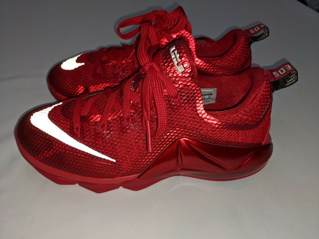 gold youth basketball shoes