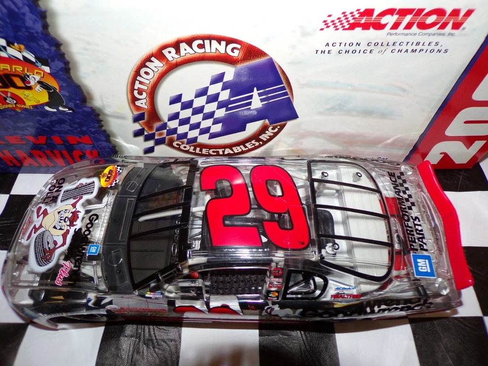 Kevin Harvick #29 GM GOODWRENCH/LOONEY TUNES 1:24 Scala Action NASCAR 101982 - Immagine 3 di 4