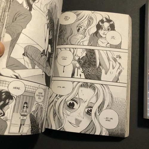 Maximum Ride: the Manga Lot Maximum Ride Manga, Vol. 1 and 2 by James Patterson - Picture 6 of 10