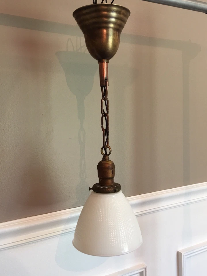 Lámpara colgante antigua de latón con cable con globo blanco leche 9G Foto 2 de 4