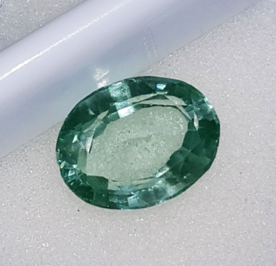 Émeraude Naturelle Ovale De Colombie - 21.82 Carats - Certifiée GIL - Excellent état