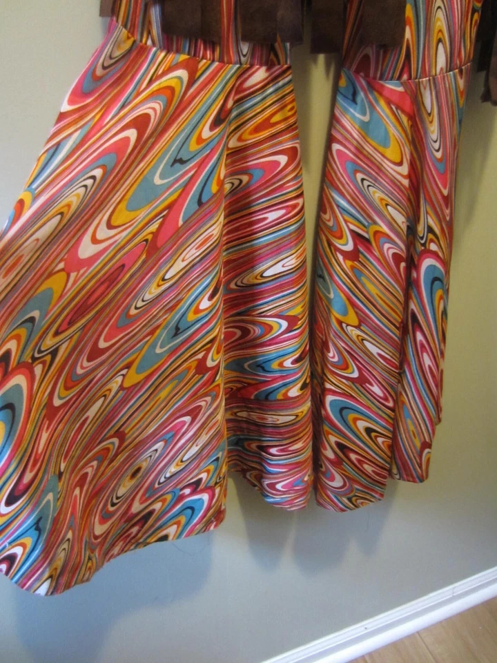 Hippies Retro 60s Psychedelic Adult S / M Bell Bottoms Fringe Vest & Peace Sign - Image 4 of 4