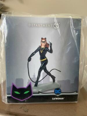 Department 56 - Catwoman  #6005640 DC Comics