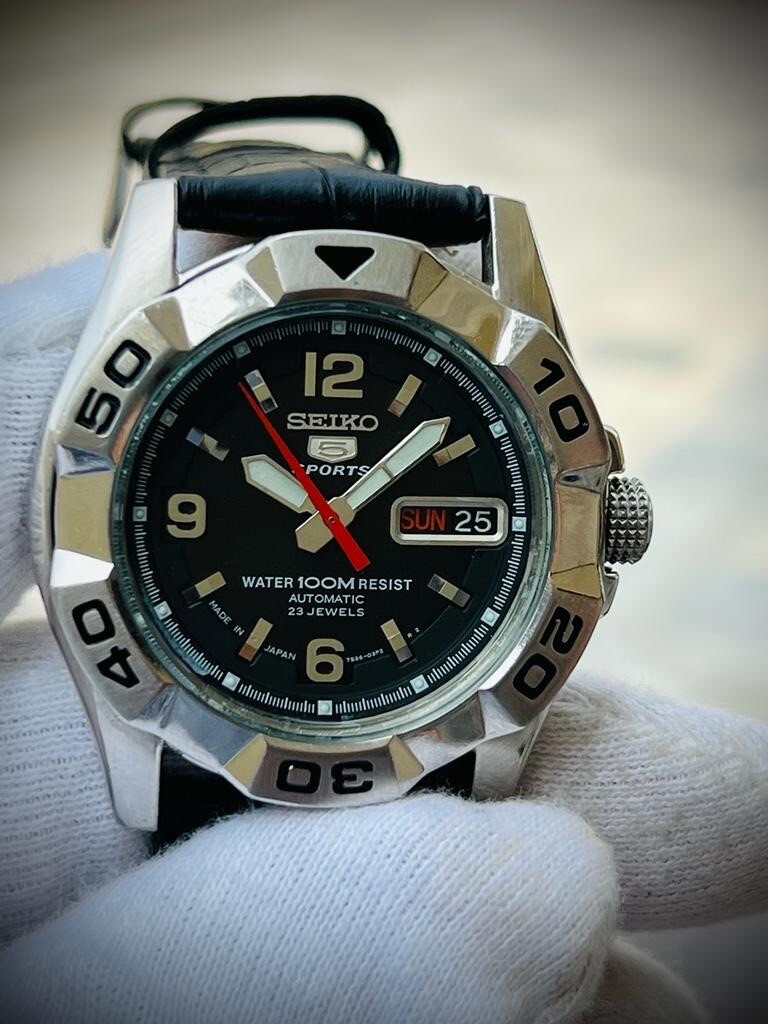 [鑑定済] SEIKO 5SPORTS 100M 23石　7S36-04B0 SEIKO 5 Sports 7S36-04B0 AutomaticMen's Watch Vintage Free