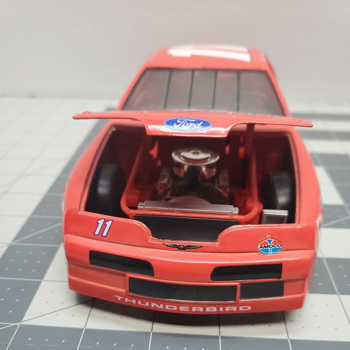 Ertl NASCAR Ford Thunderbird 1993 Bill Elliott #11 Budweiser 1:18