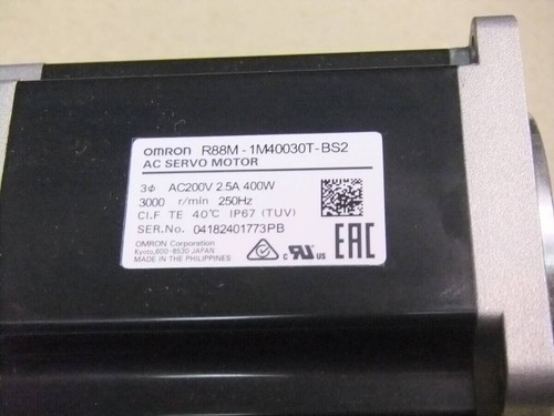 Omron R88M-1M40030T-S2 Servo Motor NEW - Picture 6 of 10