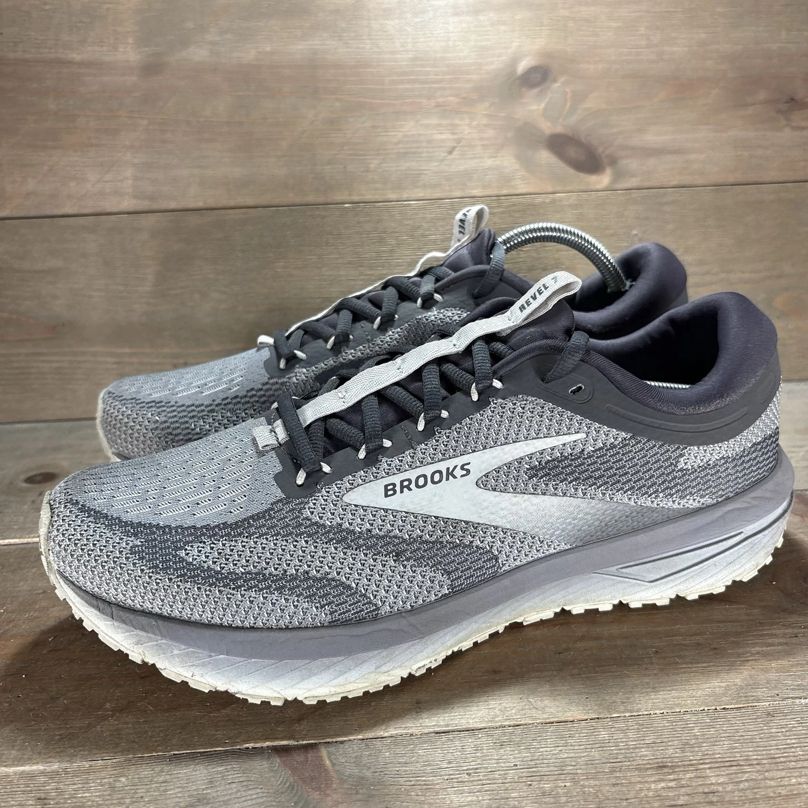 brooks revel 7 mens size 11 shoes gray athletic running sneakers