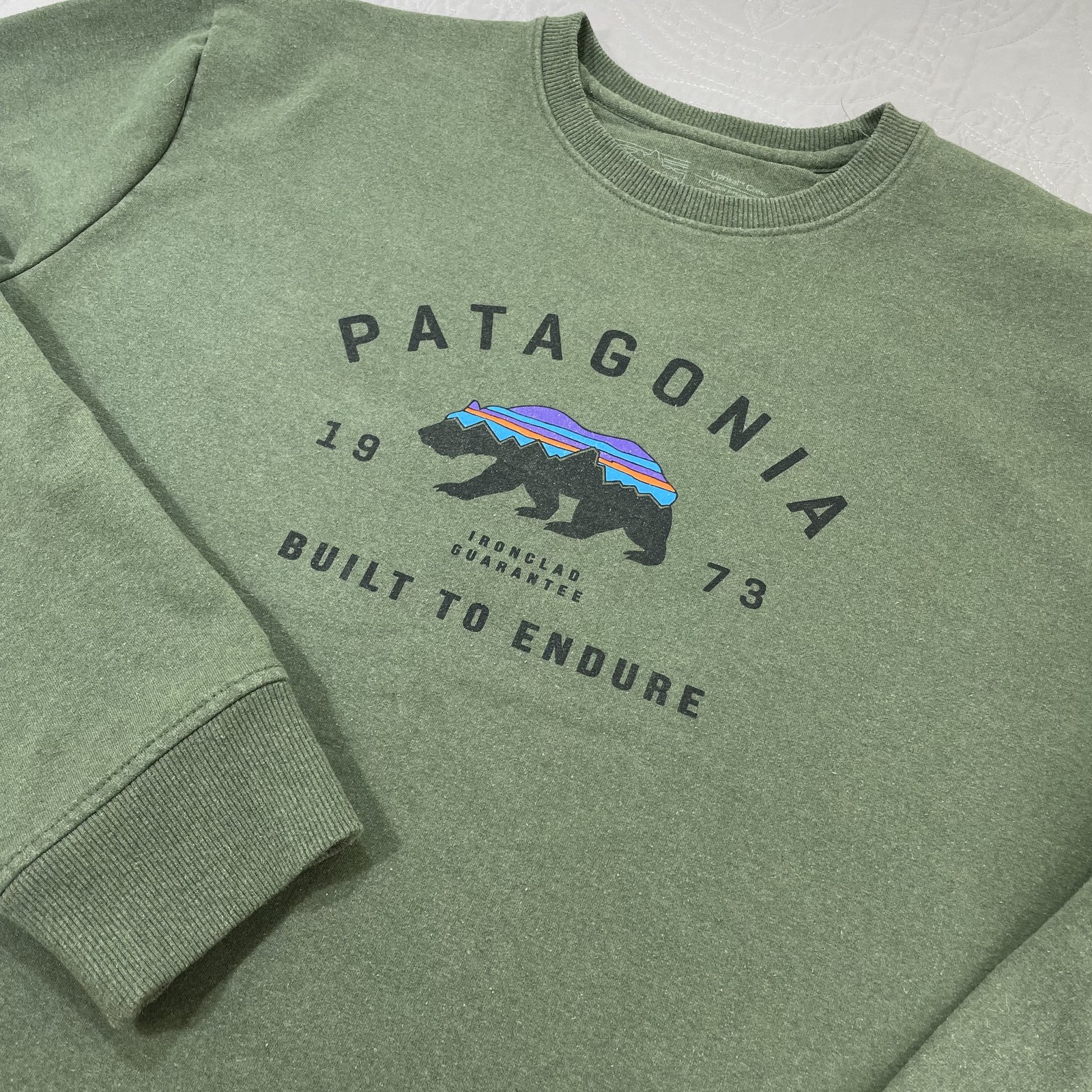 Patagonia Mens Large Green Uprisal Crewneck Sweatshirt with Bear Logo Built to Last