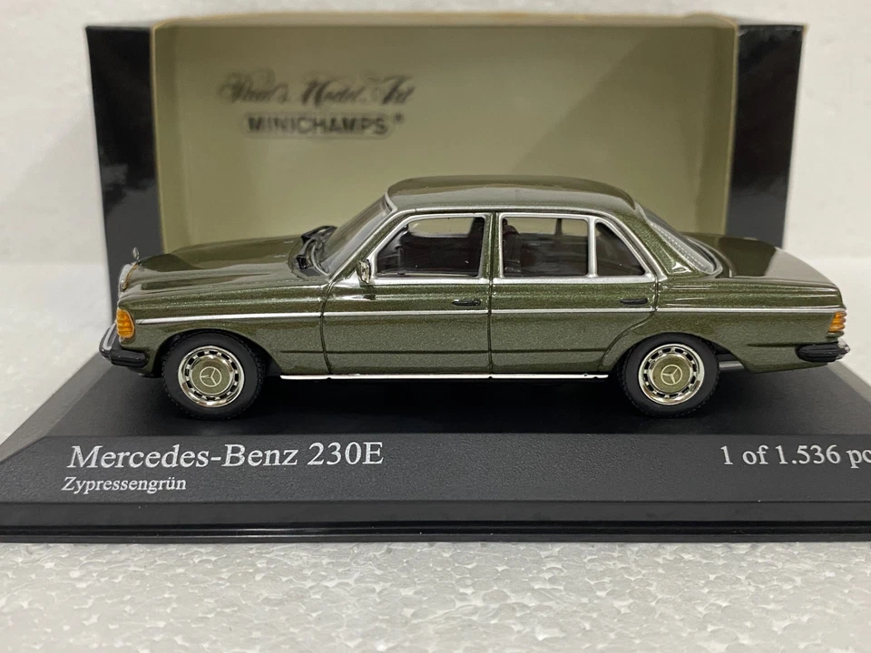 Minichamps Mercedes Benz 230E W123 1976 diecast 1:43 scale model car - Image 4 of 4
