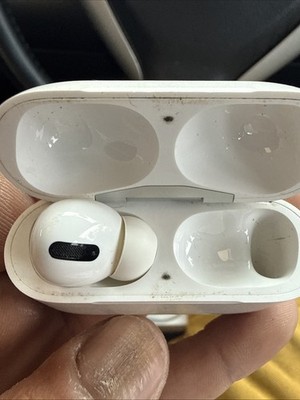 Apple Air Pods Pro 2 Missing Right Ear