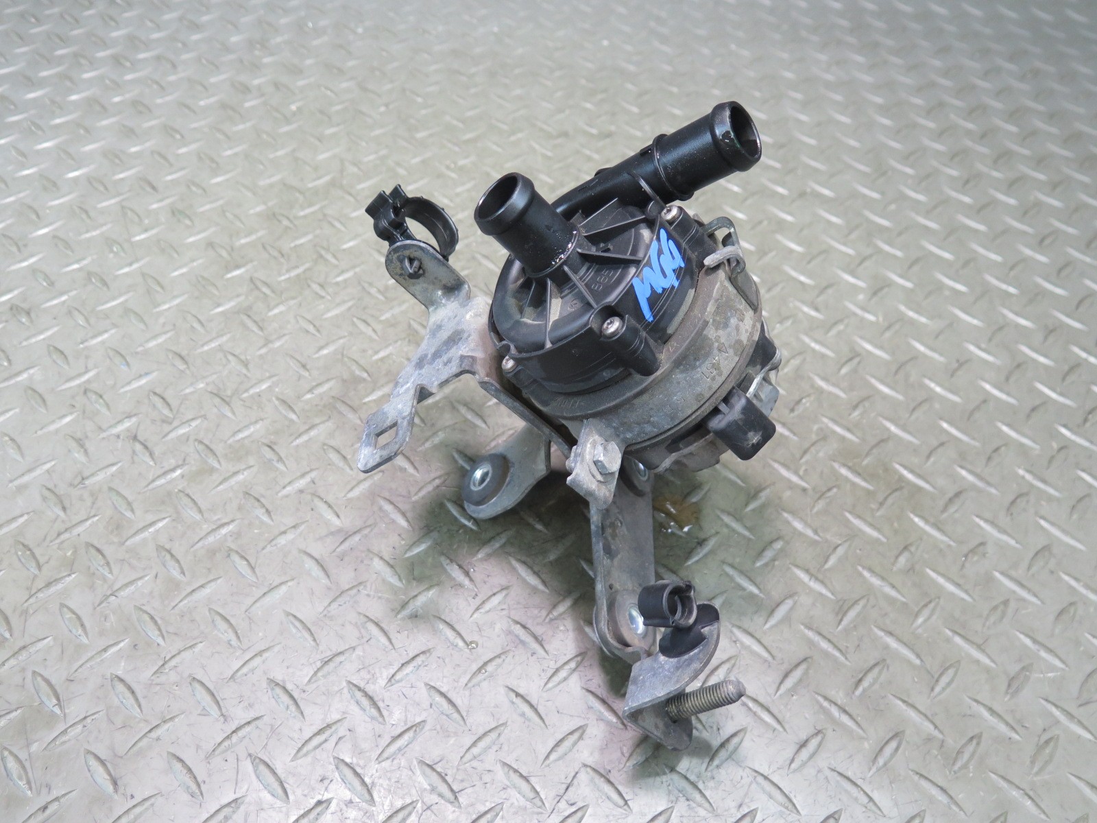 Maserati Ghibli 2014-2017 Auxiliary water pump