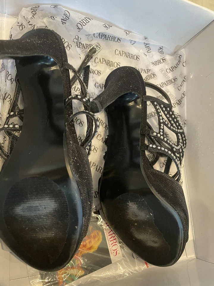 Sandalias Caparros Poet para mujer talla 6,5 negras brillantes tacones con tiras Foto 3 de 4