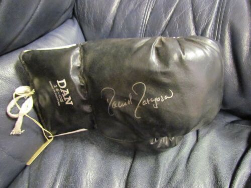 The Mouse David Zaragoza autographed boxing Glove - Picture 1 of 6