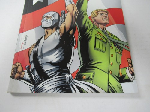 2011 IDW GI Joe A Real American Hero Volume 2 TPB - Picture 3 of 5