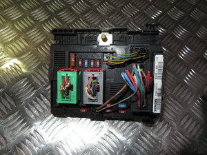 PEUGEOT 206 BSM UNDER BONNET FUSE BOX MODULE 9643498980-00 ... peugeot 206 fuse box layout 99 