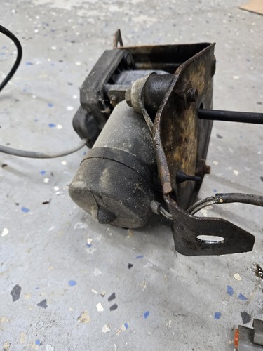 86 Nissan 300ZX Turbo Z31 OEM Pump Vacuum Assembly & Bracket 92276 02P00 Tested - Picture 9 of 19