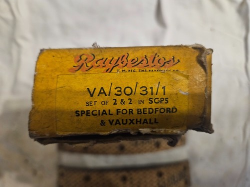 Raybestos Brake Shoe Lining set for Bedford and Vauxhall VA/30/31/1 (NOS) - Picture 2 of 4