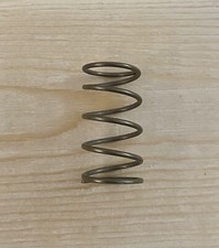 SET OF 10 COMPRESSION SPRINGS, STEEL ALLOY, APPROX. LENGTH  7/8", 15/32" DIA.