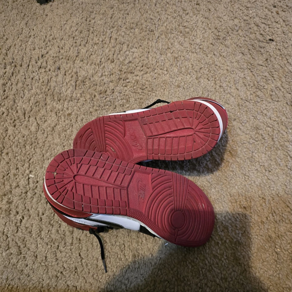 Nike Air Jordan 1 Retro High OG GS AJ1 punta nera reimmaginate giovani 5,5 anni - Immagine 4 di 4