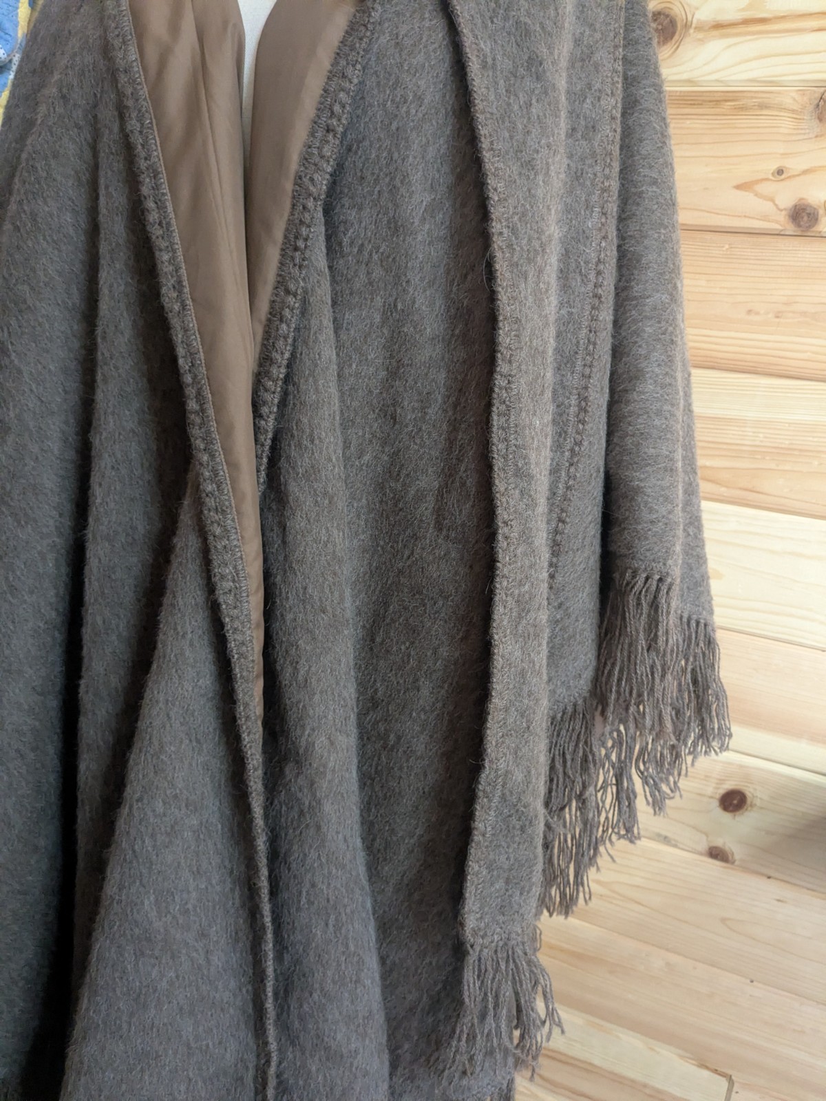 Vintage Peruvian Link 100percent Alpaca Poncho, Cape, Shawl, Cover/Coat image 5