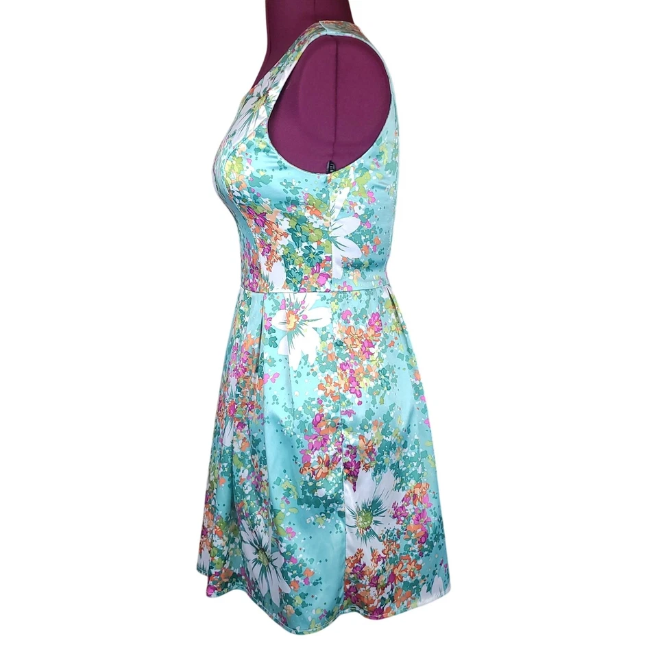 Vestido Niña Soleada Floral Talla Mediana Plisado Primavera San Valentín  Foto 2 de 4