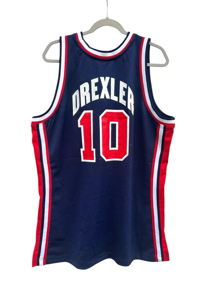 Camiseta nova com etiquetas Clyde Drexler Mitchell Ness Dream Team EUA Portland Trailblazers - Imagem 3 de 4
