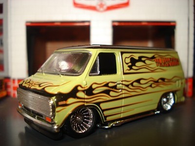 1971 71 CHEVROLET PANEL VAN LIMITED ''VANISHIN'' LOWERED GREEN / BLACK 1/64 M2