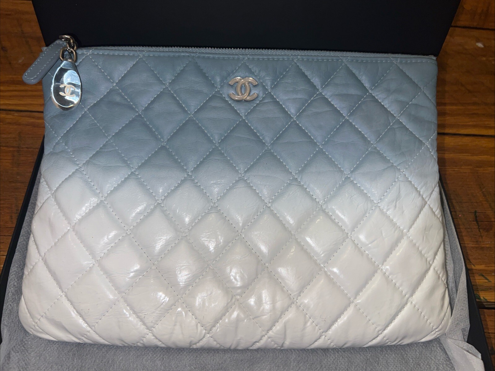 Rare 2018 Chanel Blue & White CC Clutch Quilted Lambskin Large 100percent Authentic image 2