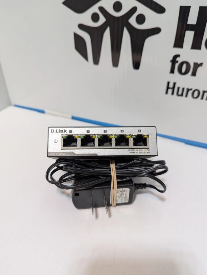 D-Link DGS-1100-05 B1 5-Port Gigabit Smart Managed Switch - Image 4 of 4