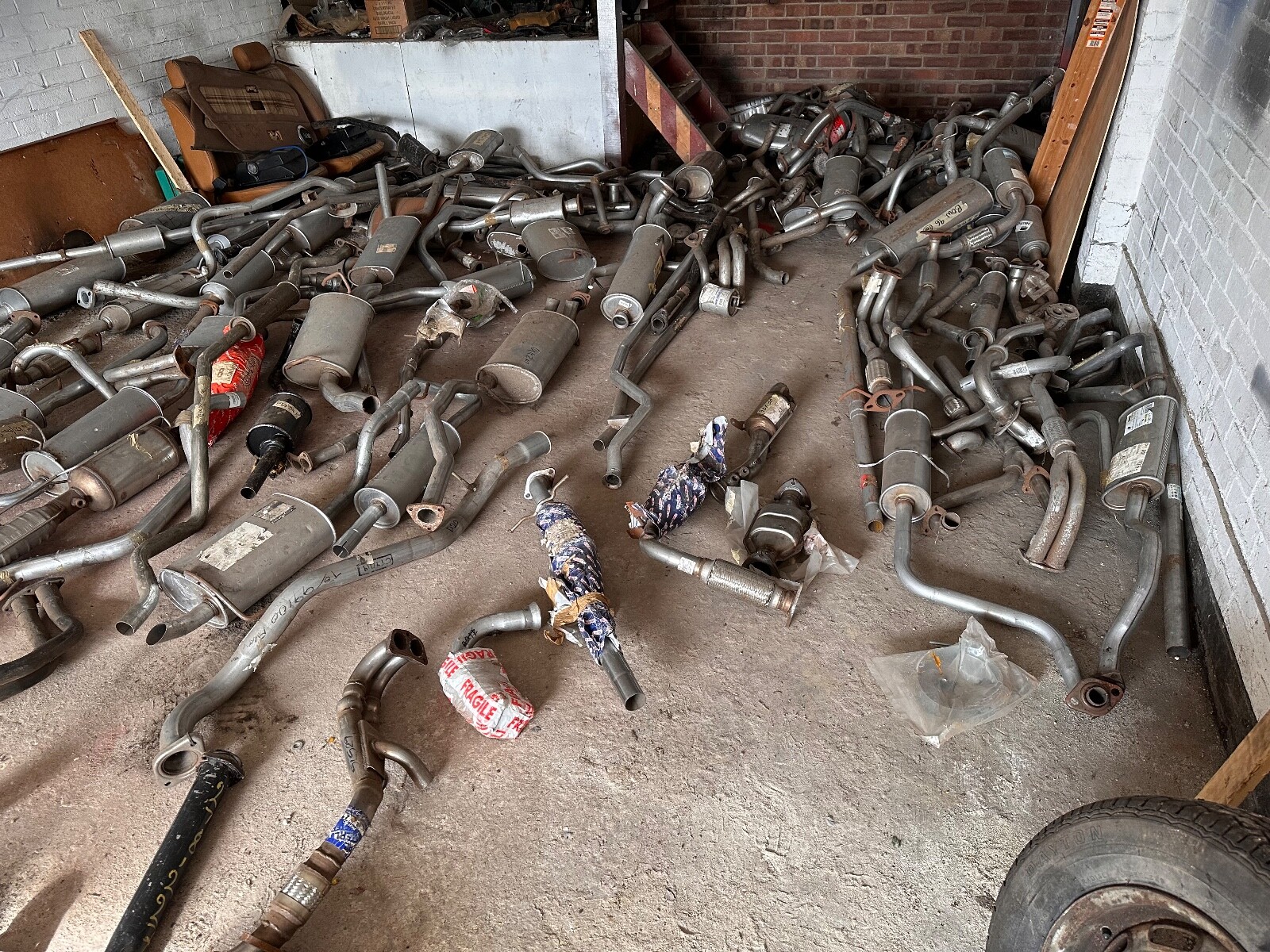 Exhaust pipes (Job lot). over 100 items NEW OLD STOCK, List of all
