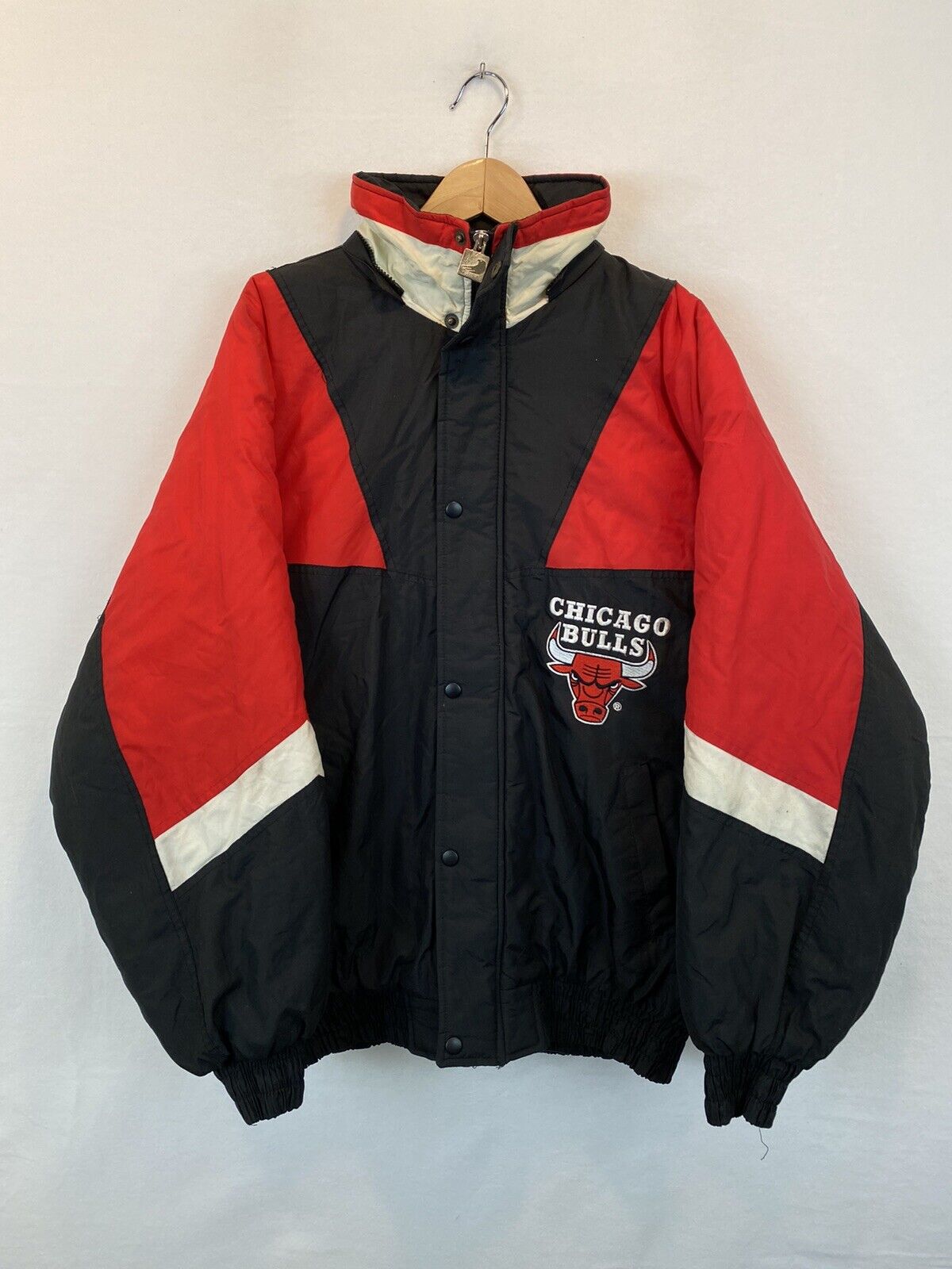 Vintage 90's Chicago Bulls Starter Zip Windbreaker Basketball Jacket size L