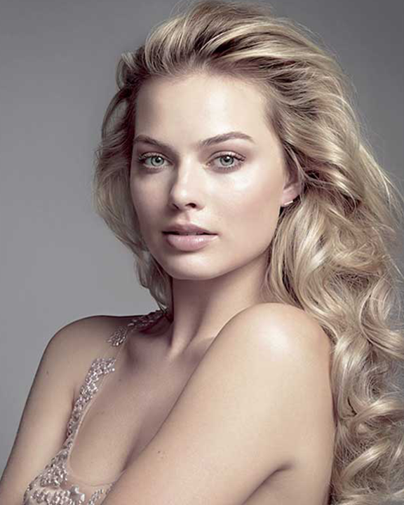 margot robbie sexy lingerie sororité.'s Video on X