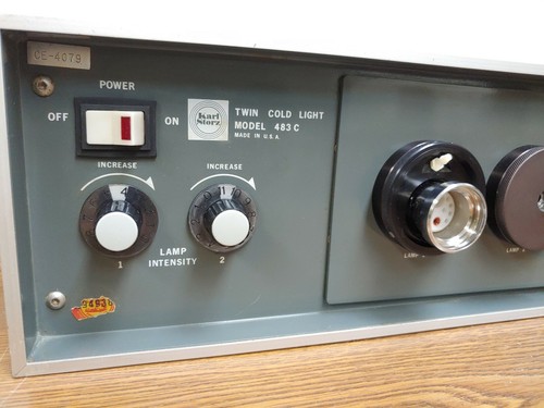 Karl Storz Twin Cold Light Source/Illuminator Model 483C - Picture 2 of 8