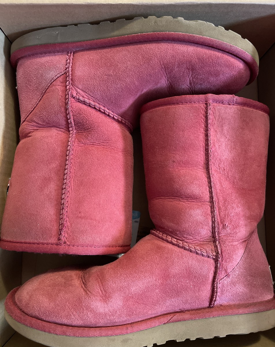 Ugg Boot Womens Size 7 W Classic Short 5825 W Ruby | eBay
