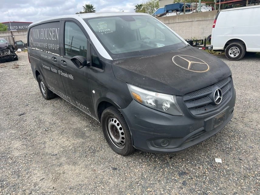 Bote de carbón de vapor de combustible Mercedes-Benz Metris 2016 Foto 2 de 4