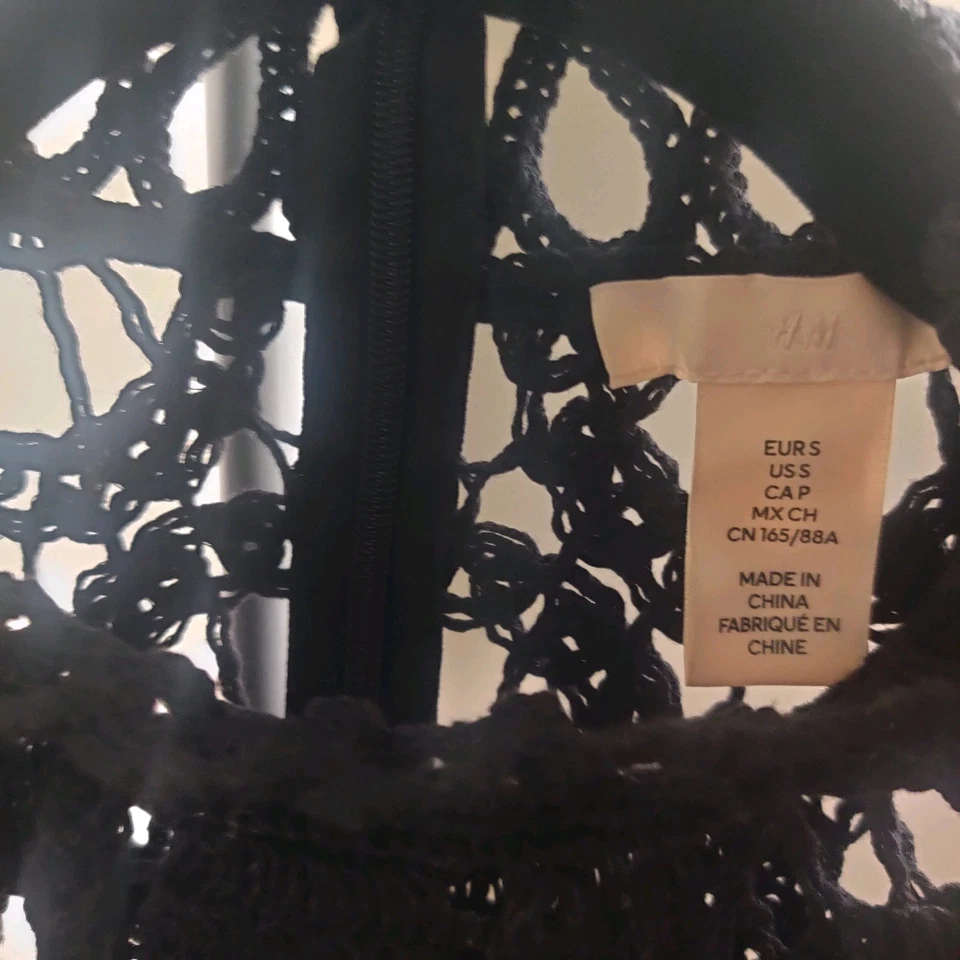 Blusa Top Suéter Granny Core H&M Look Crochet Tejido Cuello Alto Cremallera Negra Foto 4 de 4