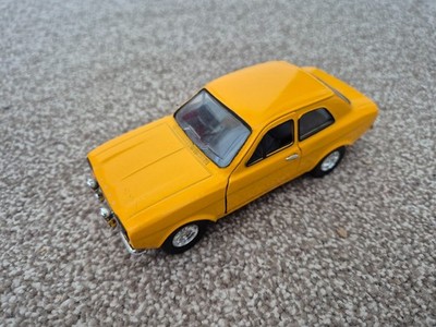 1/32 SAICO CRAFTSMAN SERIES FORD ESCORT MK1 RS2000 YELLOW DIECAST MODEL CAR