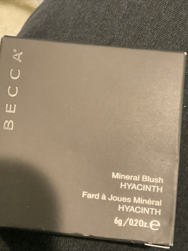 Becca Luminous Blush In Hyacinth - Picture 2 of 2
