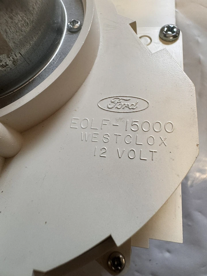 1984 Lincoln Continental silver dashboard clock working.. - Image 4 of 4